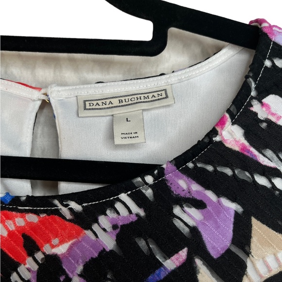 Dana Buchman, Large sleeveless top with an asynmetrical bottom - Picture 4 of 6